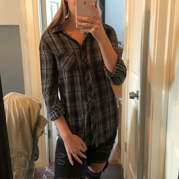 Urban Outfitters Black and Gray Flannel - Picture 3 of 5